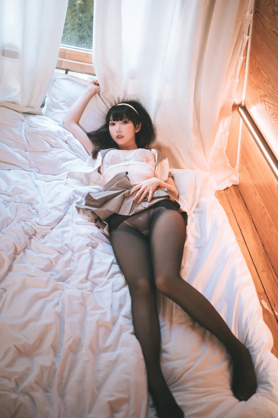 面饼仙儿 - JK黑丝露营 [40P-499MB] tg@simisebaisi 【丝足阁】024.webp